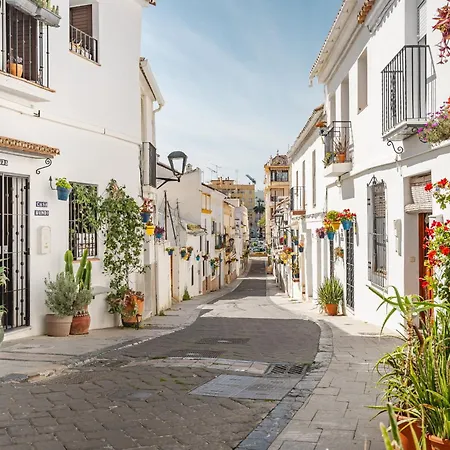 10 Townhouse Central